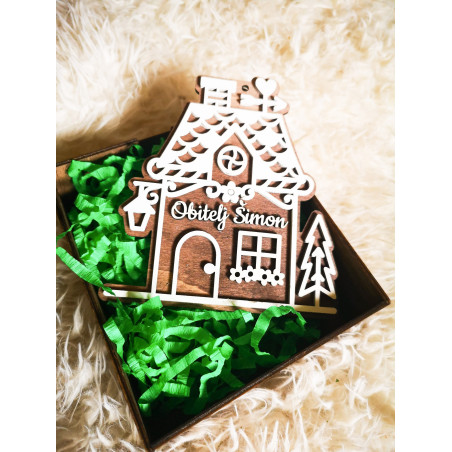 Drveni ornament kućica s prezimenom | Mak Laser Studio